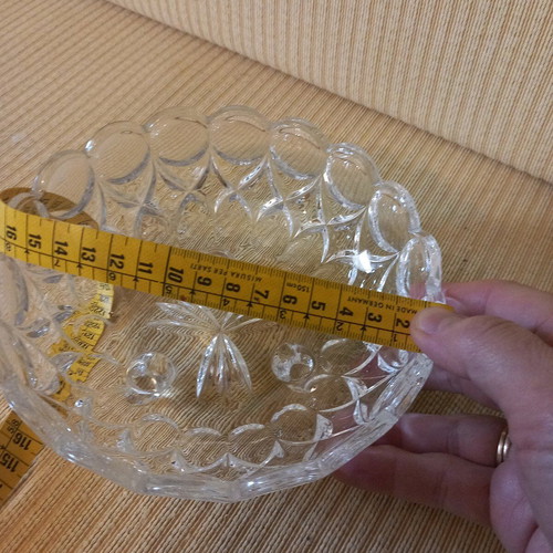 Crystal fondue bowl like new for decoration or chocolate use