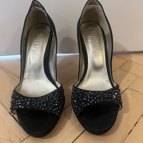 Bruni pumps size 36 black like new