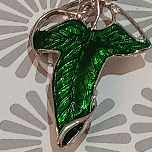 Leaf of Lorien Brooch like new, Lord of the Rings collectible edition
