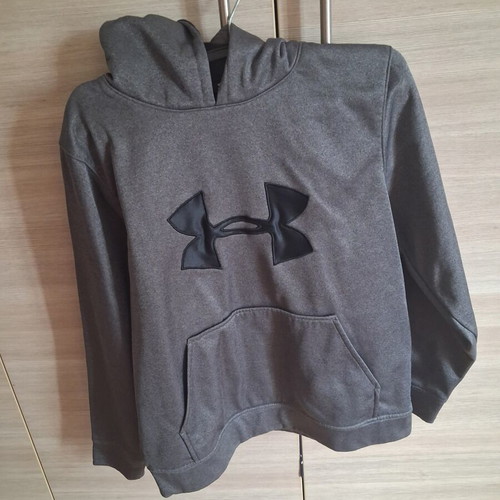 Under Armour sweatshirt like new, gray, for 10-12 years