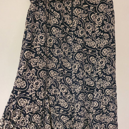Skirt black with white patterns like new