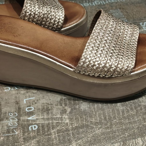 Tsakiris Mallas shoes like new, gold platform sandals size 37-37.5