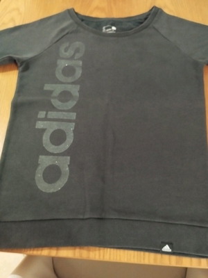 Φούτερ γυναικείο Adidas μαύρο μεταχειρισμένο, μέγεθος S