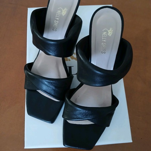 Nelly black sandals like new, leather, size 39-40