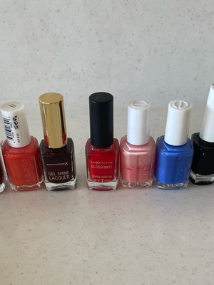 Nail polish used, pack of 8 with Essie, Max Factor, GT