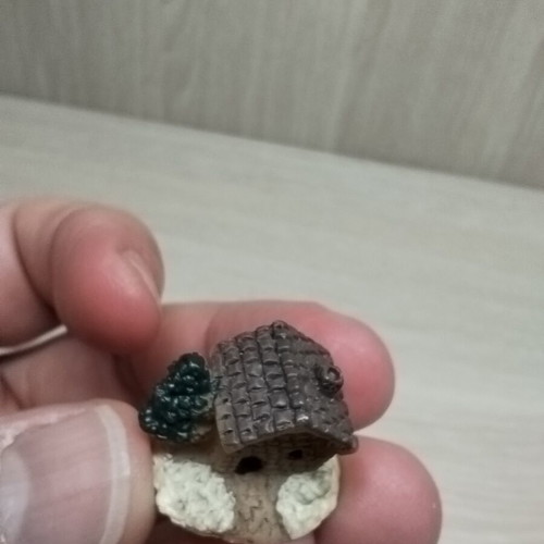 Miniature houses new, set of 3 pieces made of resin