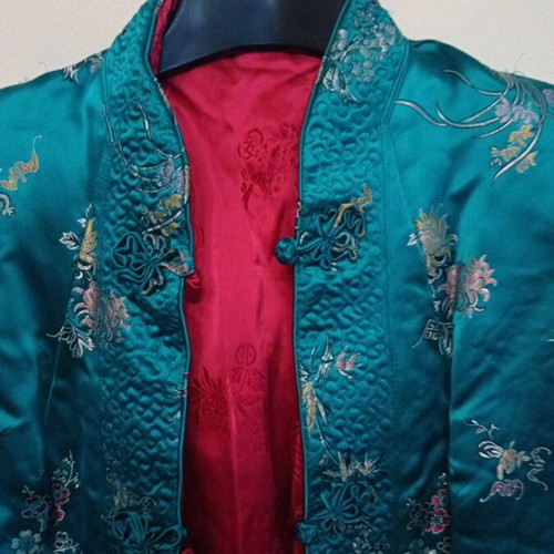 Vintage satin kimono from Hong Kong like new