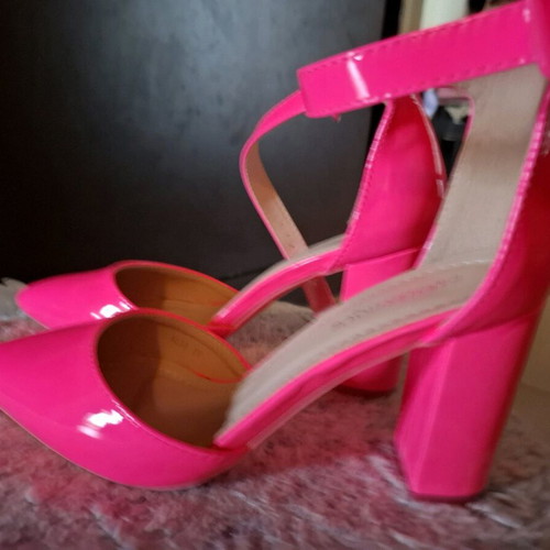 Heels with buckle new, fluorescent pink, size 37