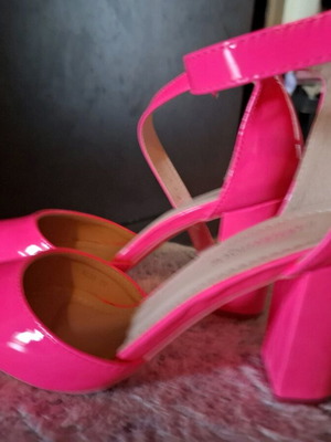 Heels with buckle new, fluorescent pink, size 37