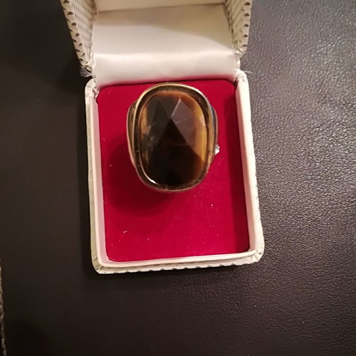 Tiger's Eye gold-plated ring used with small brilliant