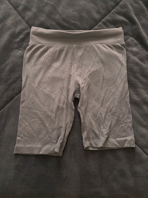 Destination shorts leggings used, size 11 years, grey