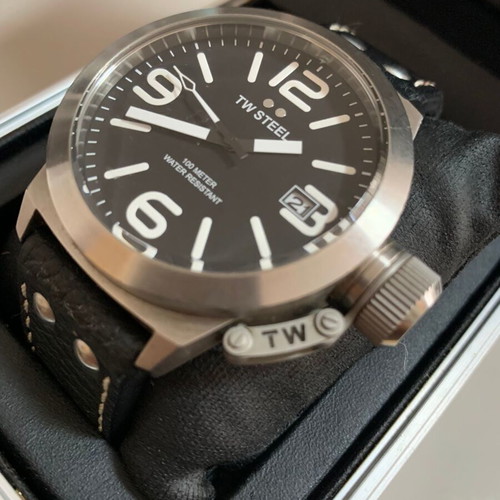 TW Steel Canteen TW2R 45mm watch like new, black leather strap