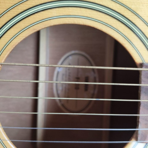 Yamaha F310 acoustic dreadnought guitar like new