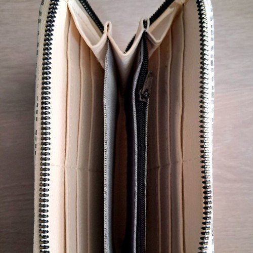 Michael Kors wallet white with pattern like new