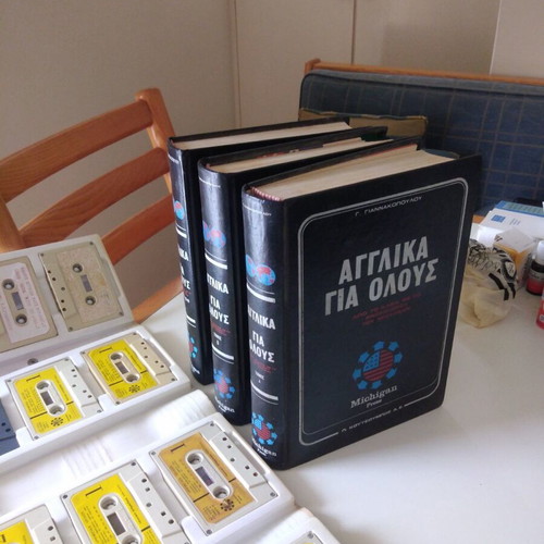 English learning method used with cassettes, set of 3 volumes
