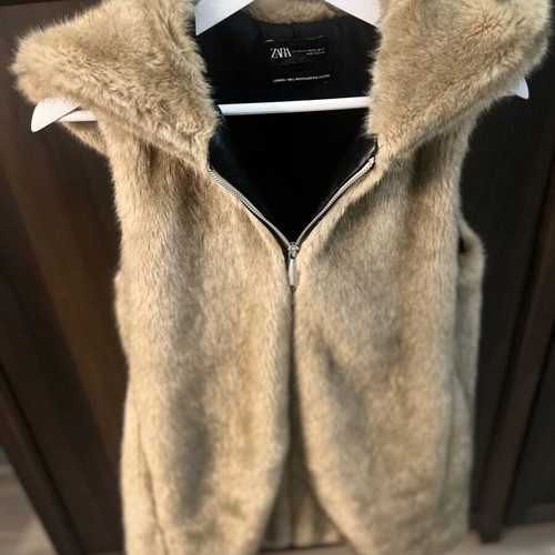 Zara дамски елек от изкуствена кожа като ново, размер S-M, бежов