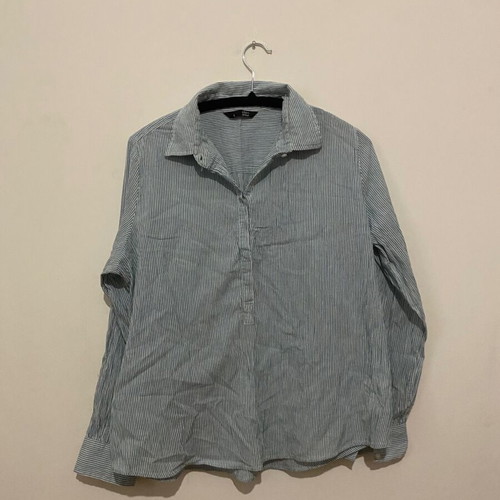 Ellen shirt-style top used, size L, white and blue