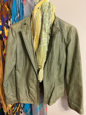 Brand new Leather Jacket in Unique Olive Color! no medium