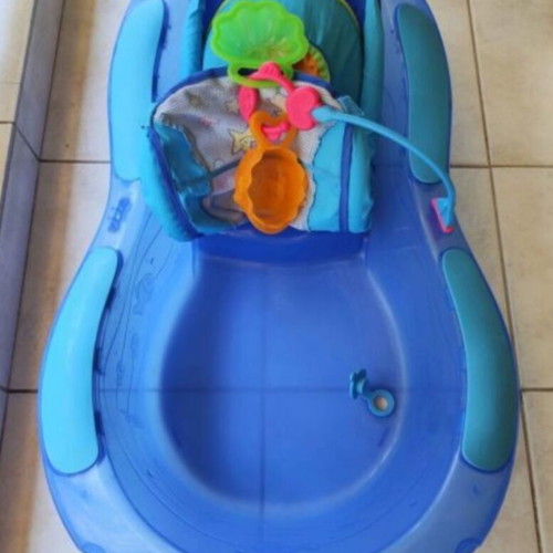Fisher Price baby bath tub with net, blue