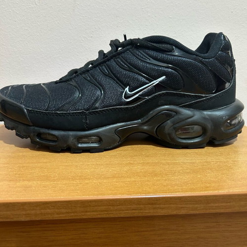 Nike Tn Air athletic shoes new, size 42, black