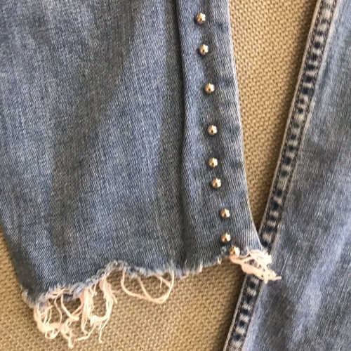 Zara women's blue jeans size 42 with metal studs and frayed hems like new