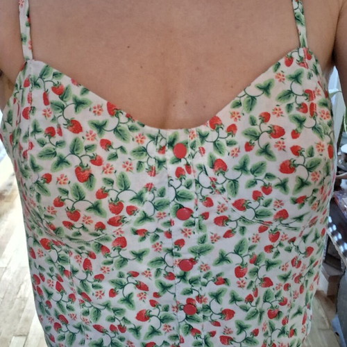 Strawberry crop top H&M medium size like new, white and green