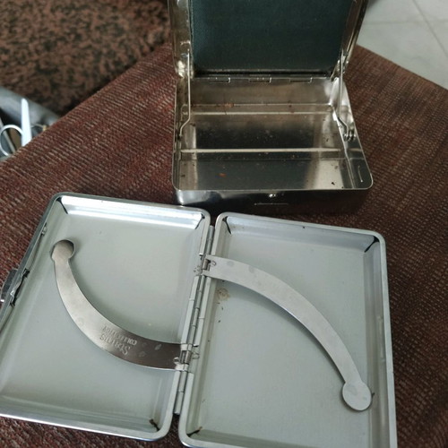Tobacco cases 2 like new