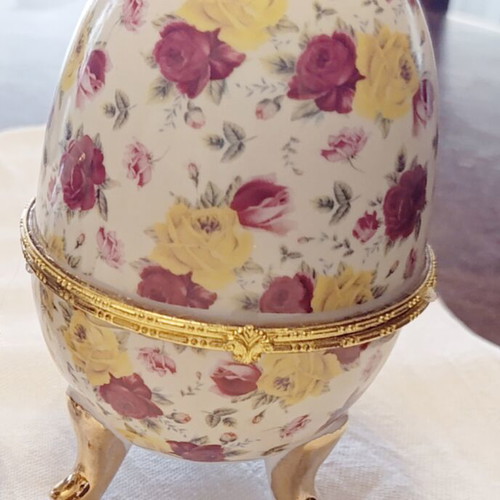Porcelain Limoges Egg Jewelry Box like new, Fabergé style