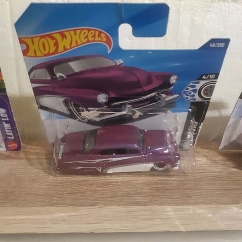 Classic American Toy Cars set of 7, new with wall case