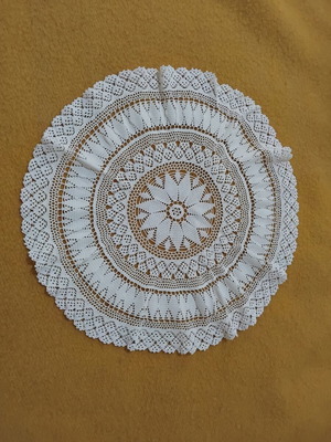 Vintage handmade round doily used, 50 cm diameter