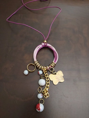 Necklace very simple like new