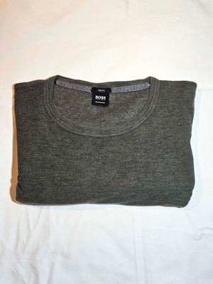 Boss Hugo Boss men's t-shirt XL, olive, like new