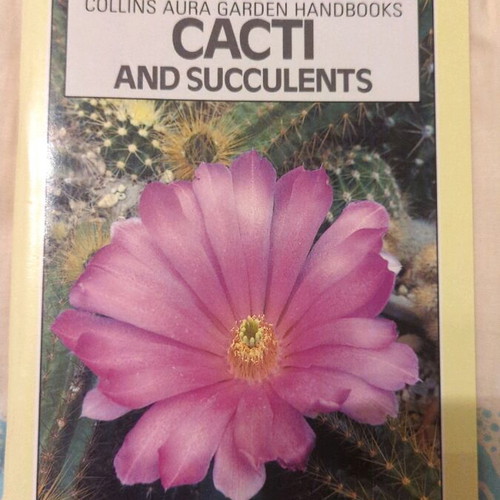 Collins Aura Garden Handbooks Cacti and succulents like new