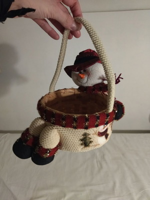 Christmas basket with snowman like new