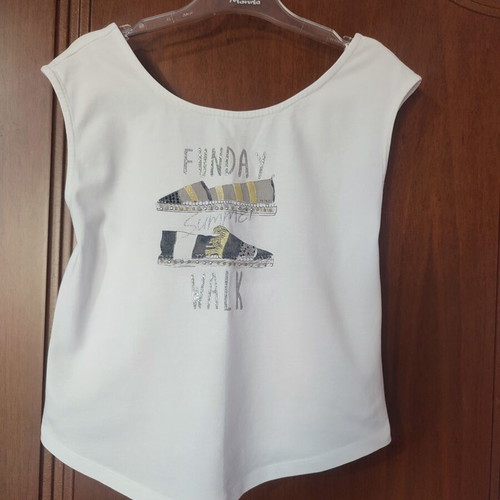 Marasil girl’s t-shirt size 8, like new, white with print