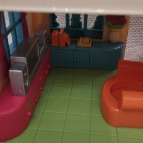 ELC Happyland playset with five figures and sounds like new