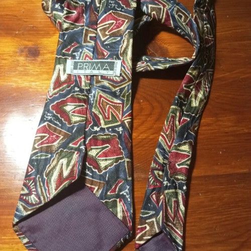 Prima tie like new