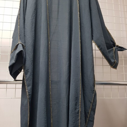 Stylish reversible long cape like new, gray and gold