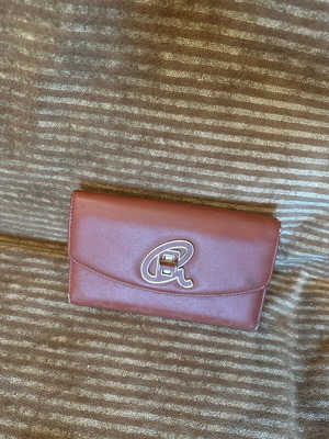 Axel wallet used in good condition