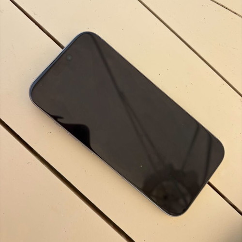 iPhone 16 Pro like new, 256GB, white, with three cases