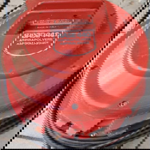 Base 440 professional vacuum cleaner used with 3 motors 1200W each