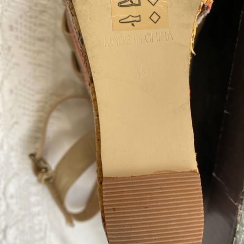 Fullah Sugah women's platform sandals size 39 like new beige pink