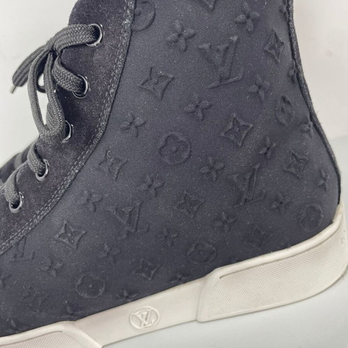 Louis Vuitton Black Sneakers size 38.5 like new
