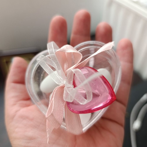 Plastic heart bombonieres pack of 14 like new, pink decoration