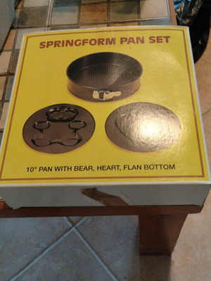 Springform pan set 10 inch with bear, heart, and flan bottoms, new