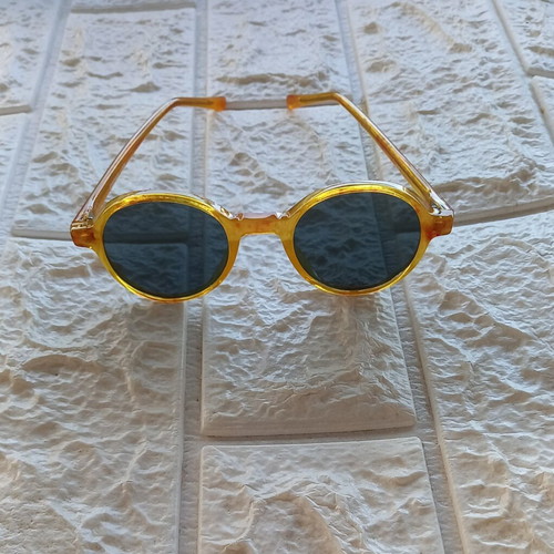 Rock Vintage Sunglasses like new, yellow