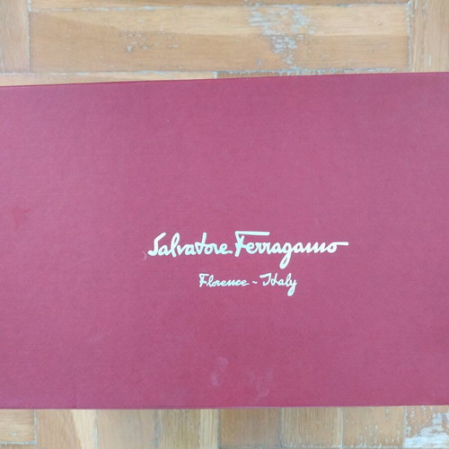 Salvatore Ferragamo Gancini Block Heel Pump size 40 like new, brown