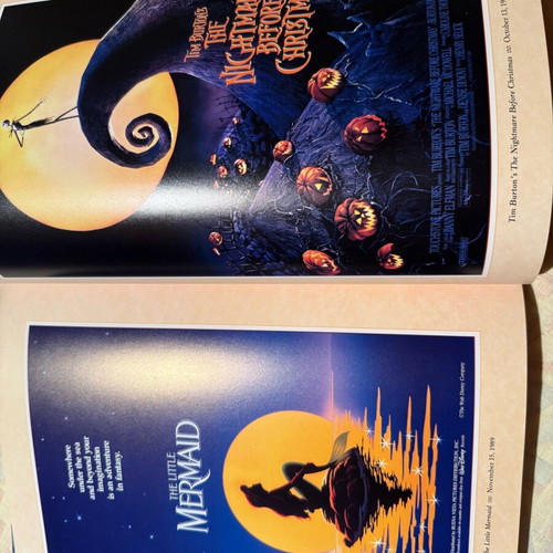 Disney Poster Book volume like new, posters from Disney movies