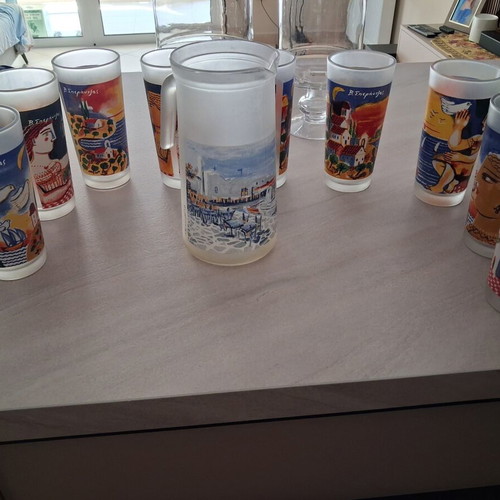 V. Sperantza vintage glassware set with pitcher and 9 glasses