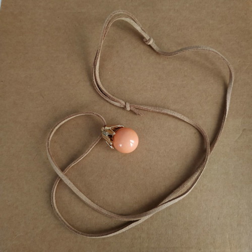 Handmade knitted necklace new, pink